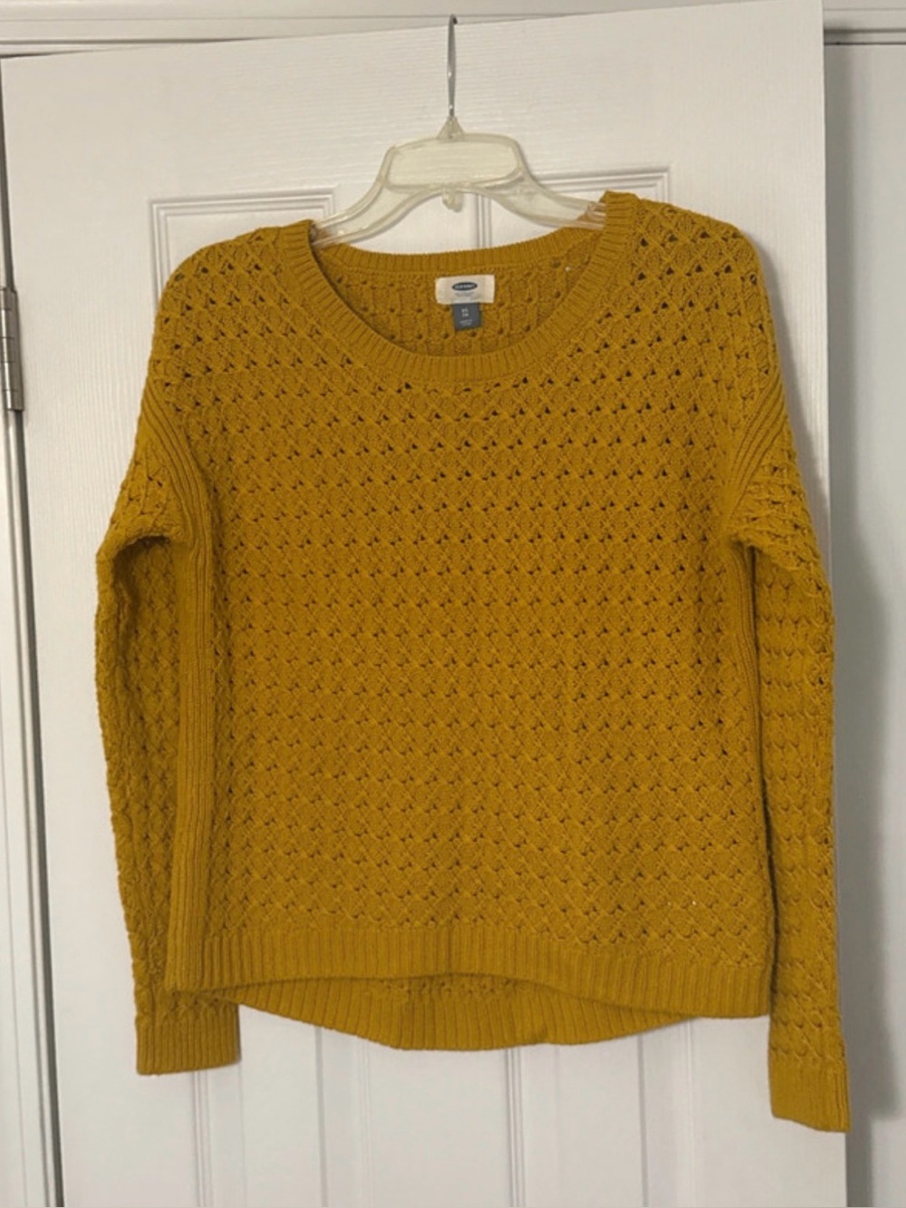 Old Navy women's textured knit crewneck, Mustard Yellow Size US XS.